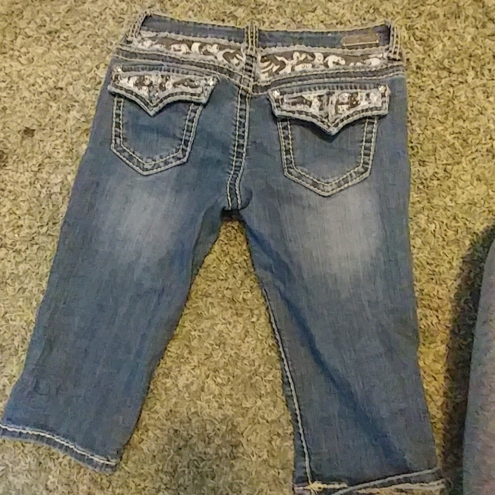 Capris - Picture 2 of 4